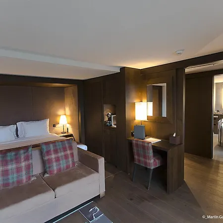 Ambassador Hotel 5*