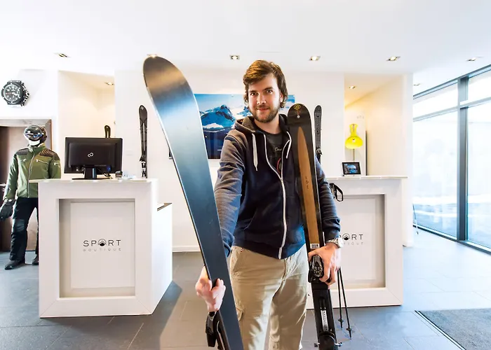 克莱恩大使酒店 酒店