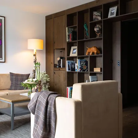 Ambassador Hotell 5*