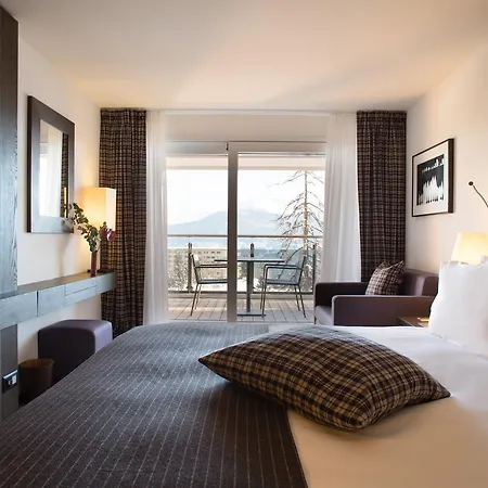 Ambassador Hotell 5*
